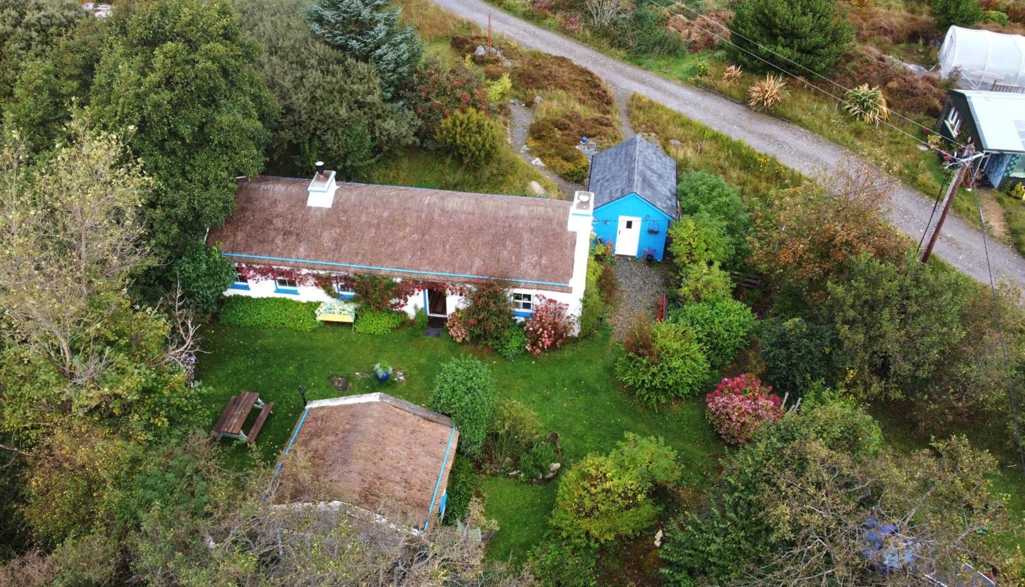The Rockhouse - Cosy Stone Built Thatch Cottage Dungloe Exterior photo